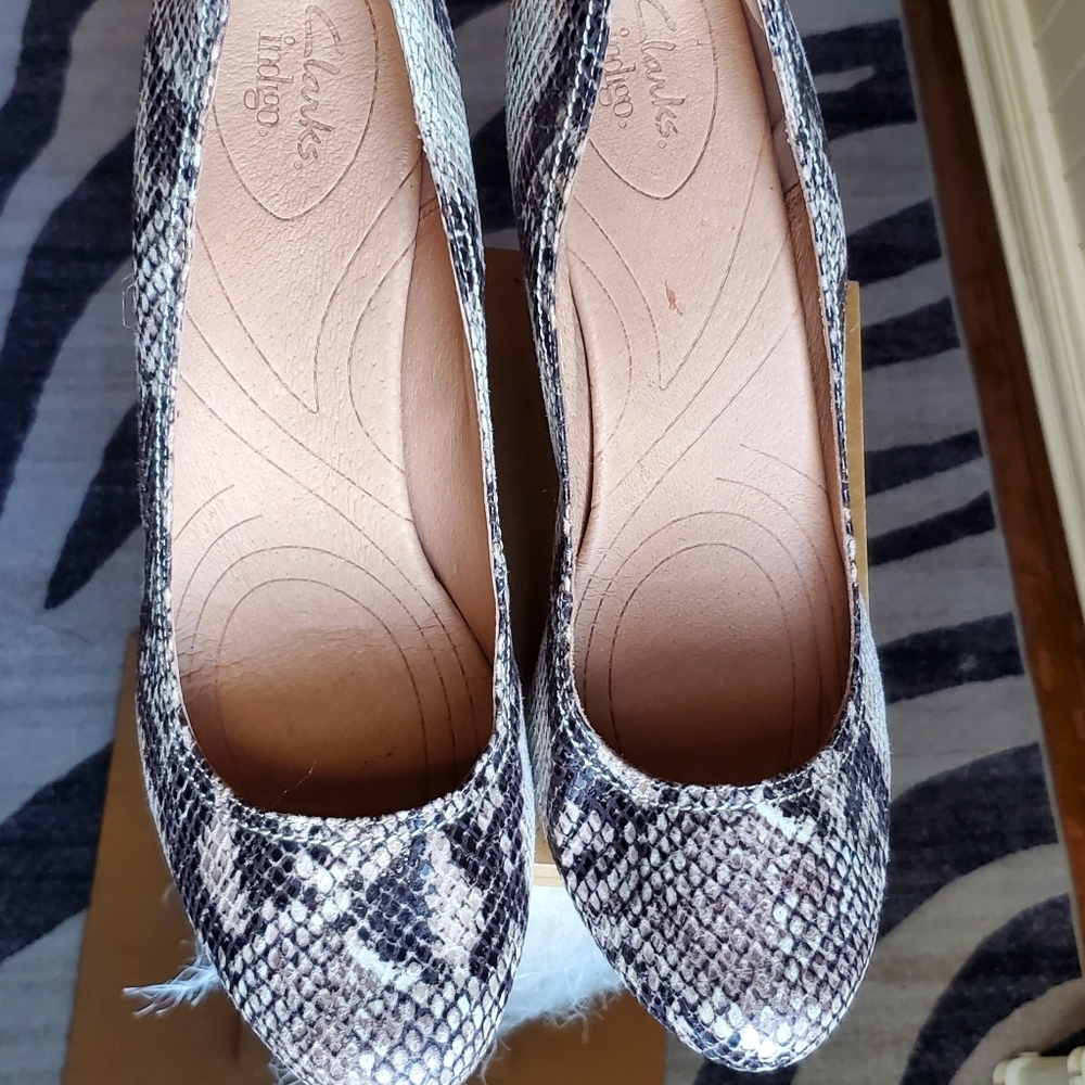 Clarks Snakeskin Wedges BRAND NEW - Picture 4 of 6